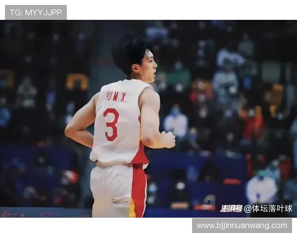 胡明轩率领广东男篮再度崛起展现新时代球队领袖风采 胡明轩率领广东男篮再度崛起展现新时代球队领袖风采