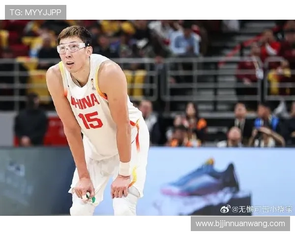 周琦在篮球赛场的崛起与挑战：从青涩少年到国家队核心的奋斗历程