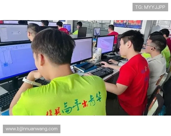 李泓澎:从学术研究到社会实践的多元探索与创新之路 李泓澎:从学术研究到社会实践的多元探索与创新之路